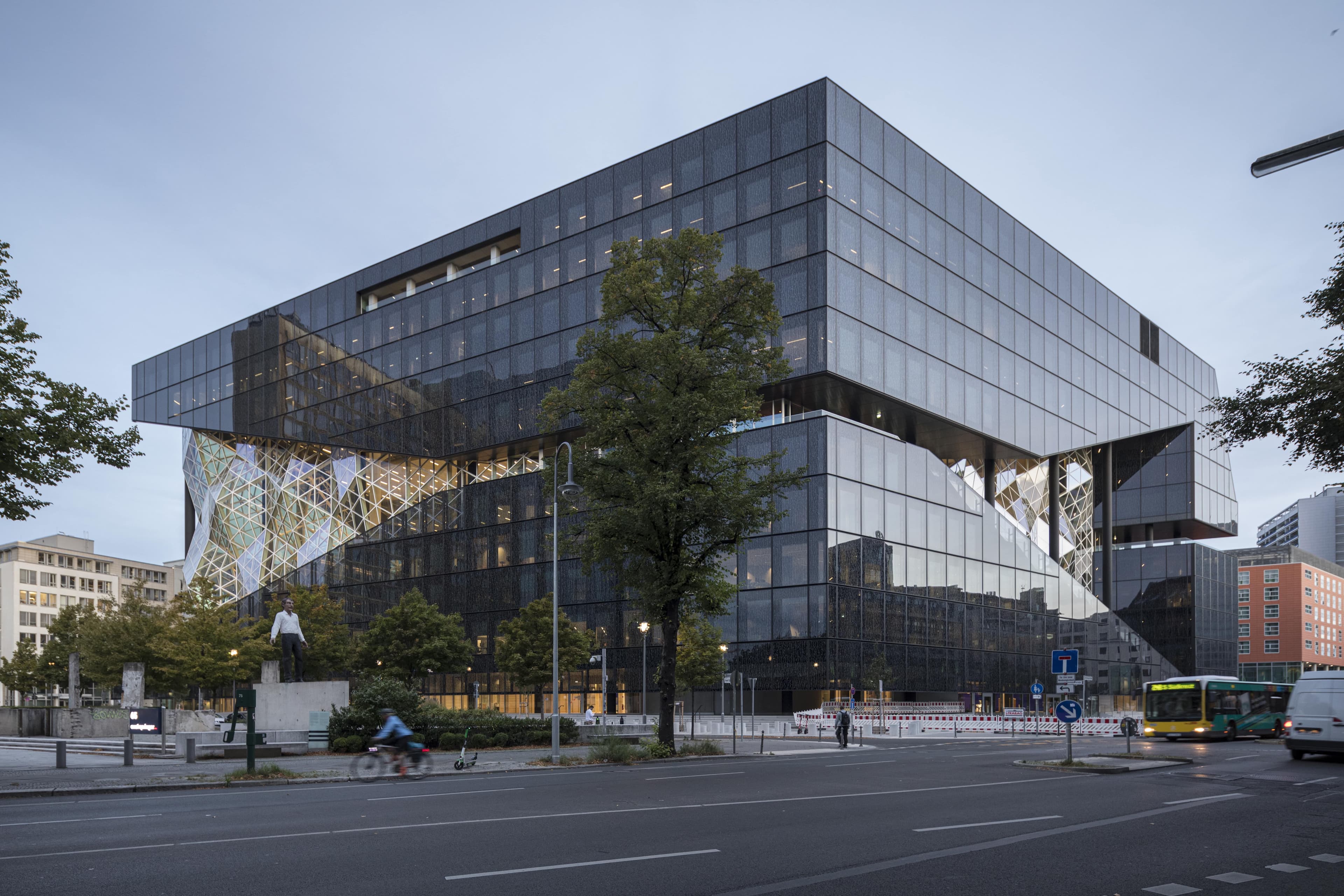 OMA (Office for Metropolitan Architecture)